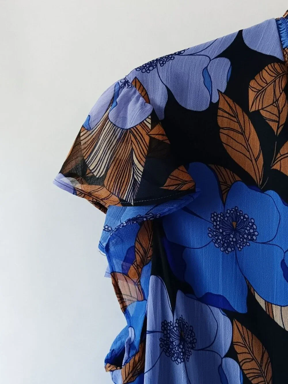 PLEIONE Blue and Beige Floral Blouse Size M ($14) - Picture 4 of 12